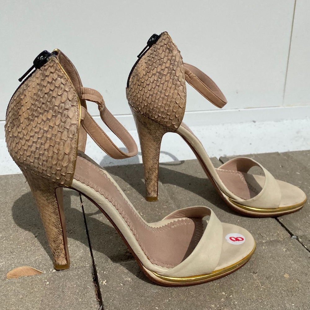 SOLD Chloe Neutral Snakeskin Embossed 4" Heel, 38
